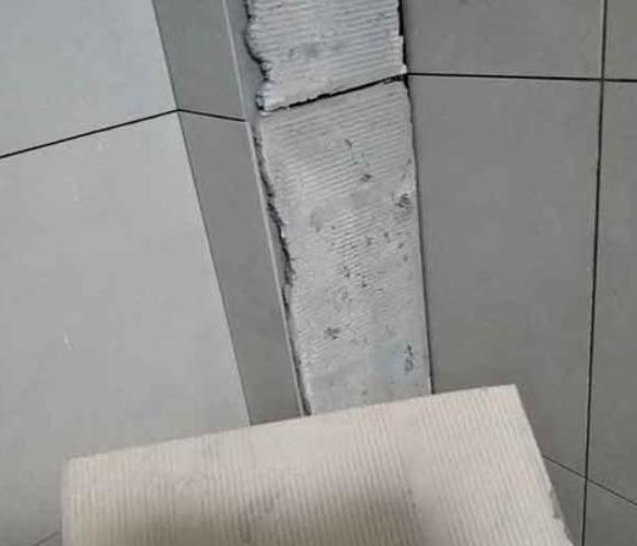 柯桥瓷砖空鼓维修公司分享下厨房瓷砖脱落的补救措施。